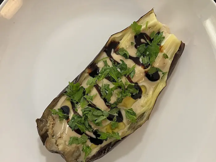 Foto de Berenjenas al horno con tahini y granada